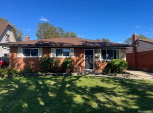 22211 Violet St, Saint Clair Shores, MI