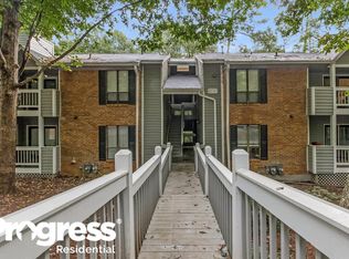 323 Warm Springs Cir, Roswell, GA 30075