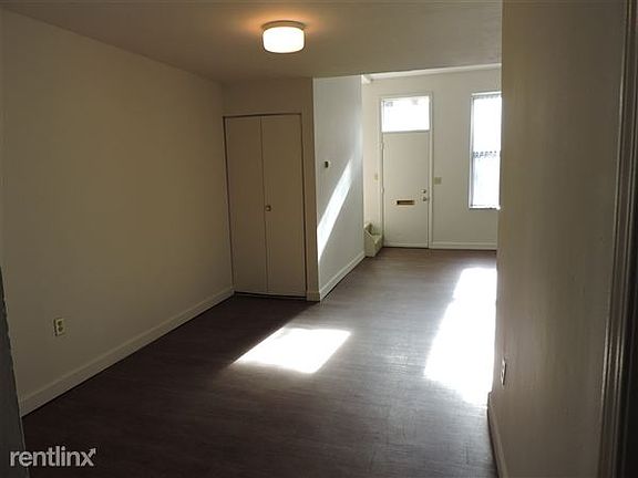 48 A SE living area