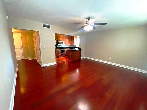 5th image of 210 5th Ave S Unit 401