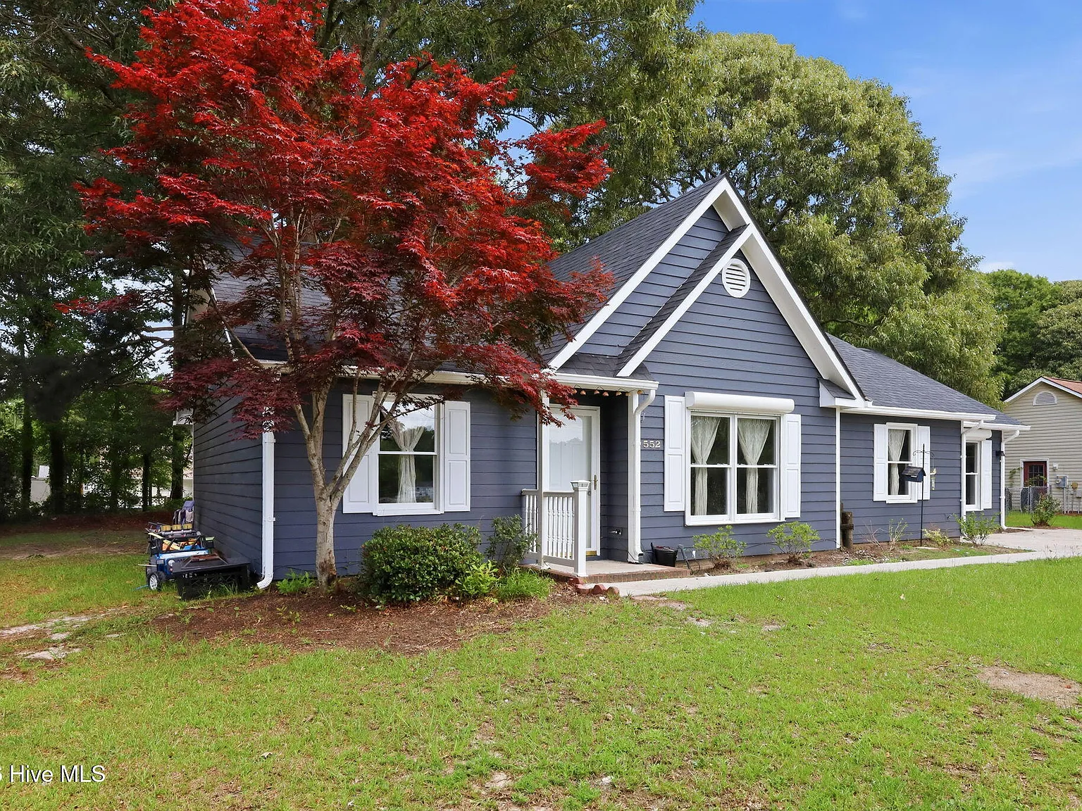 3 bed, 2.0 bath, 1520 sqft, $2,000 — Photo 2