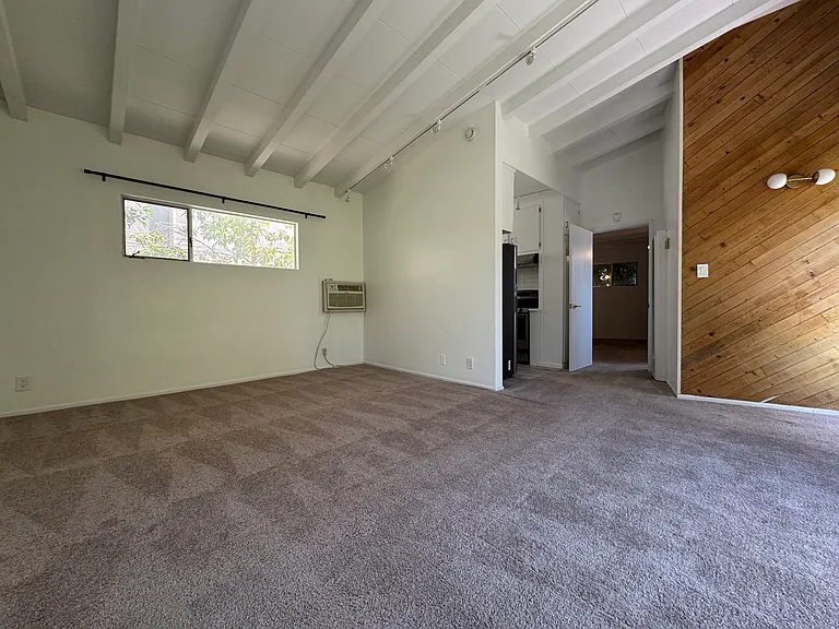4418 Vantage Ave #3 — Photo 17