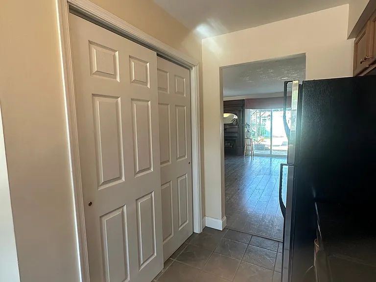 914 C Ave — Photo 4