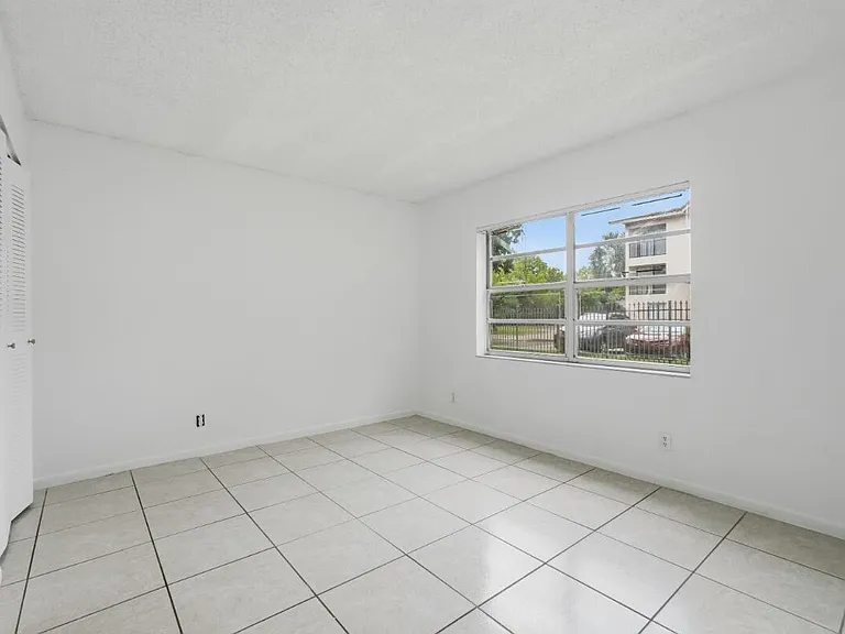 10148 Twin Lakes Dr #12-C — Photo 8