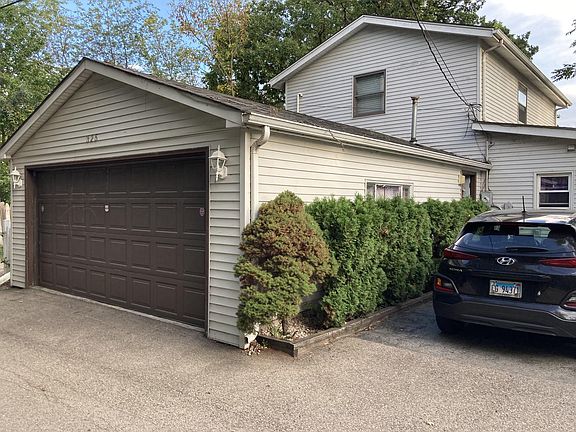3rd image of 325 E Lane Ct