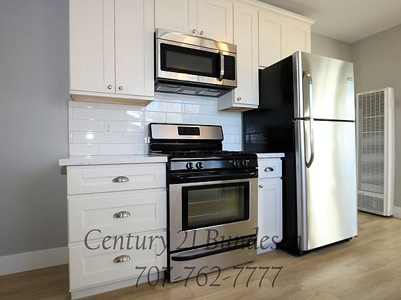 5th image of 8 Hawthorne Ct