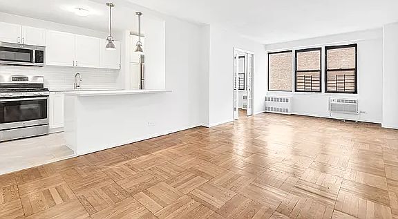 3rd image of 220 E 54th St APT 6J