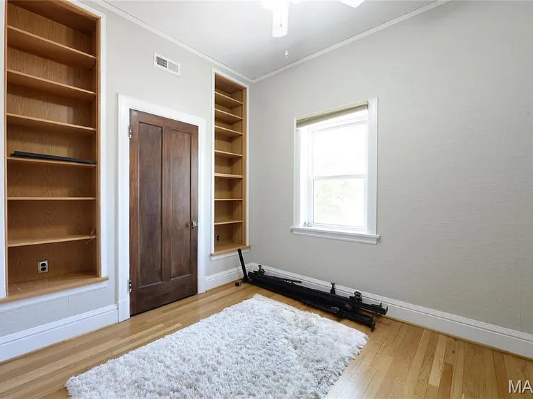8045 Watkins Dr — Photo 35