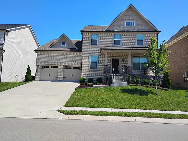 218 Caroline Way — Photo 1