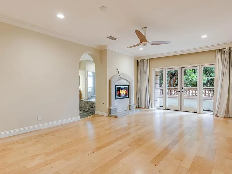 5370 Renaissance Ave — Photo 15