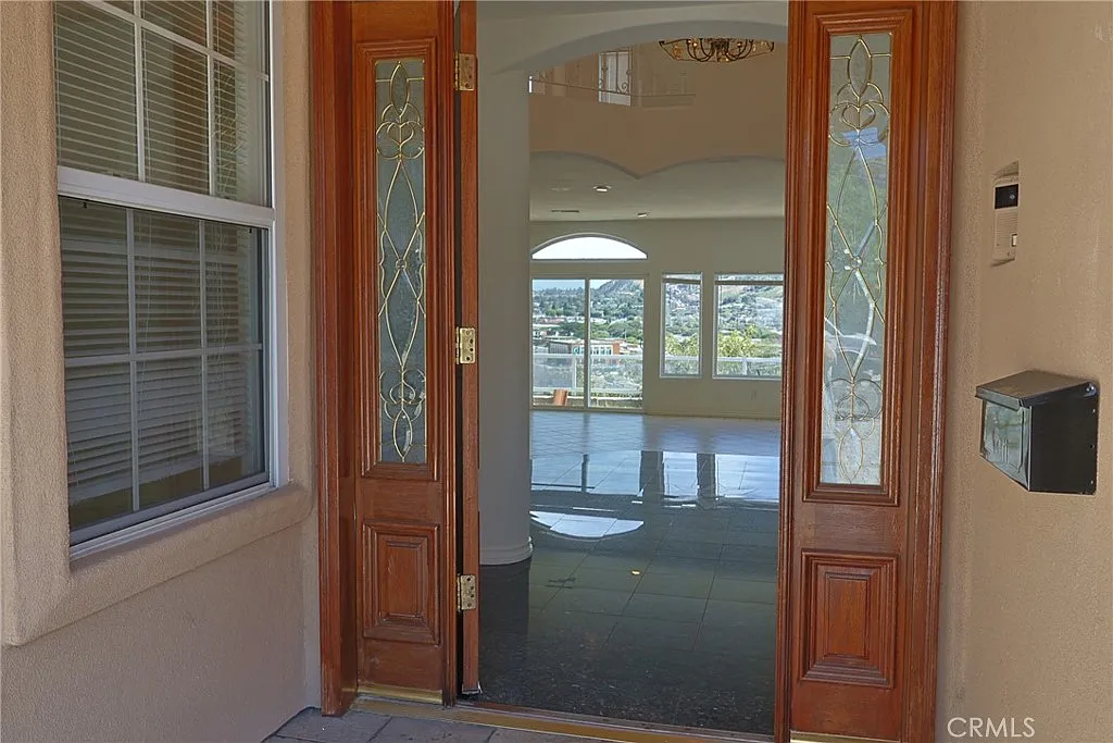 4 bed, 3.5 bath, 3384 sqft, $7,200 — Photo 3