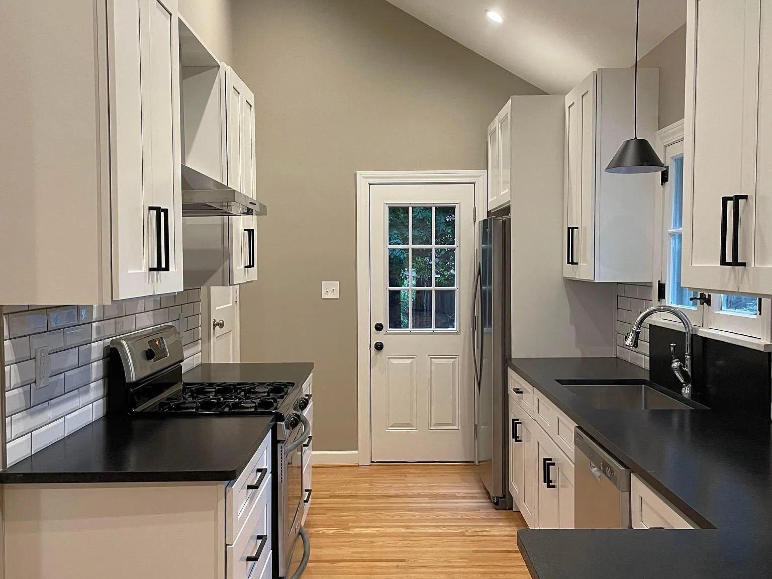 4837 N Kenwood Ave — Photo 4