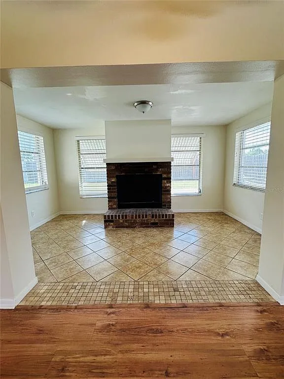 2 bed, 1.5 bath, 1077 sqft, $2,200 — Photo 4