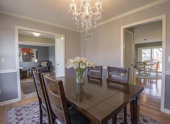 5th image of 5817 Robinson Ln