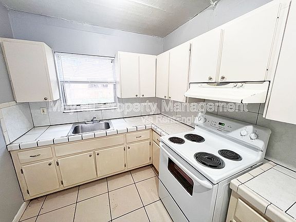 4th image of 3615 SW 52nd Ave #A-206
