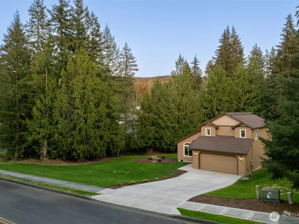 240 Home Town Drive, Kelso, WA 98626