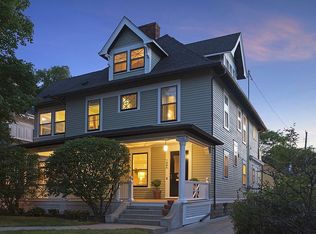 1904 Irving Ave S, Minneapolis, MN 55403