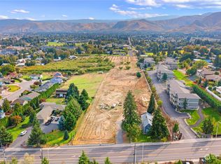 1527 Maiden Ln, Wenatchee, WA 98801