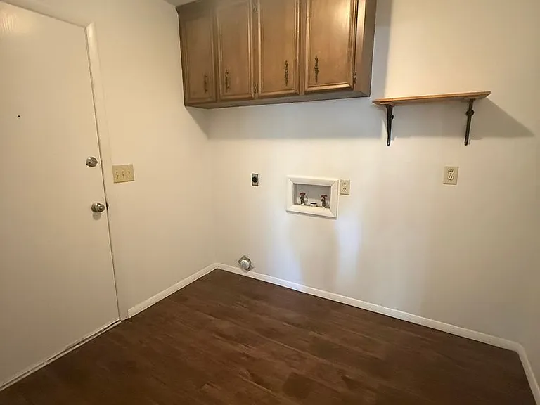 2561 S Ferguson Ave — Photo 6