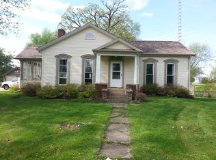 1626 Lee Center Rd, Amboy, IL 61310