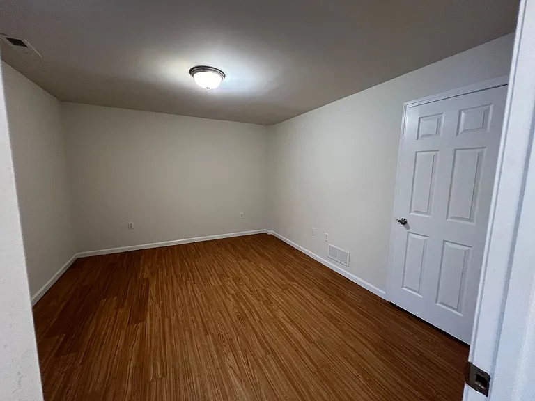 3 Bedroom 2 bath 2 car garage house — Photo 20