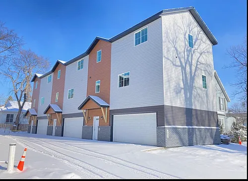 705-5 10th Ave N Photo 1 705-5 10th Ave N Photo 1