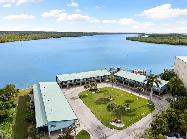 611 Palm Ave #H-36, Goodland, FL 34140