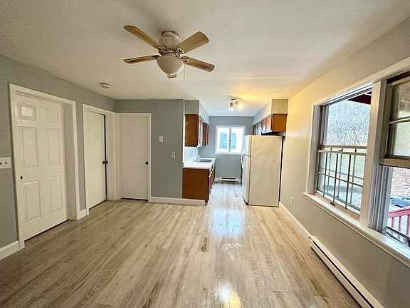 3rd image of 152 Southbridge Rd