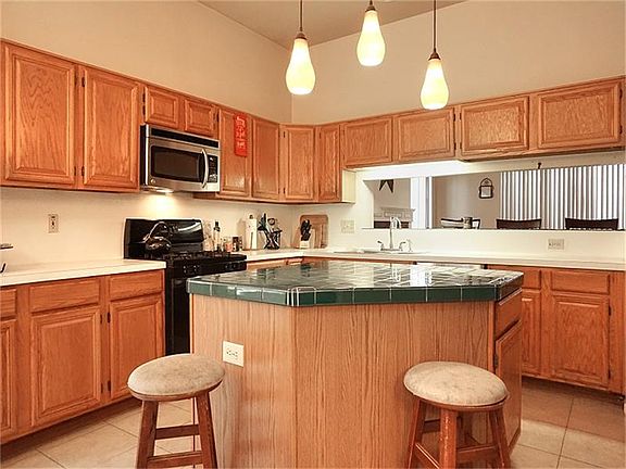 3rd image of 16011 Lakestone Dr