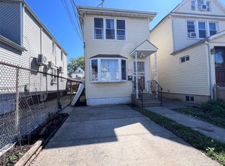 10941 132nd St, South Ozone Park, NY 11420
