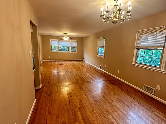 4th image of 3119 Battersea Ln