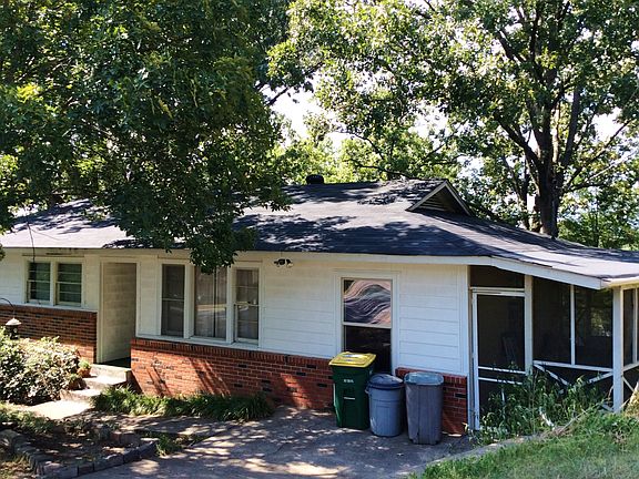 3rd image of 307 W. 34th St.