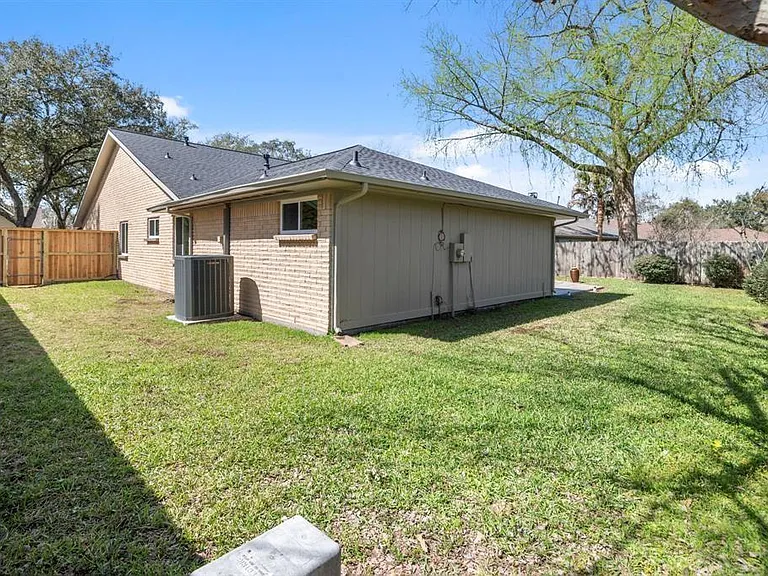 3323 Peachwood Ln — Photo 11