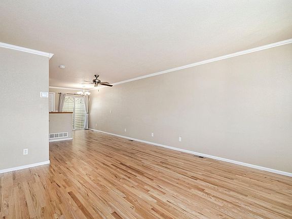4th image of 814 Apex Dr #B