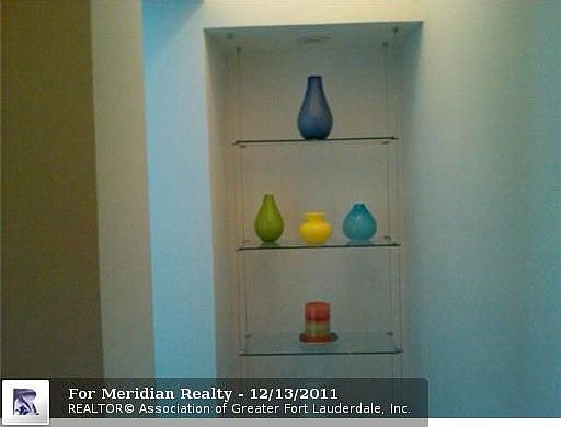 5th image of 505 12th St APT 11