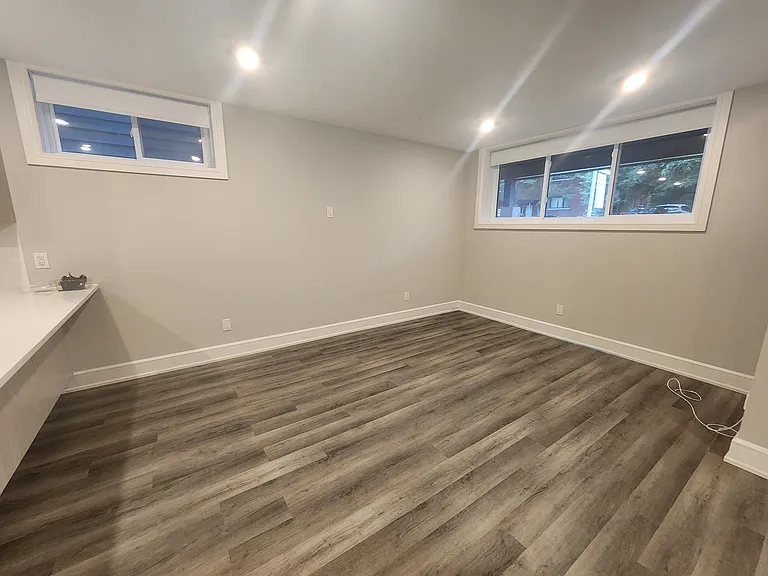 341 Tweedsmuir Ave #D — Photo 8