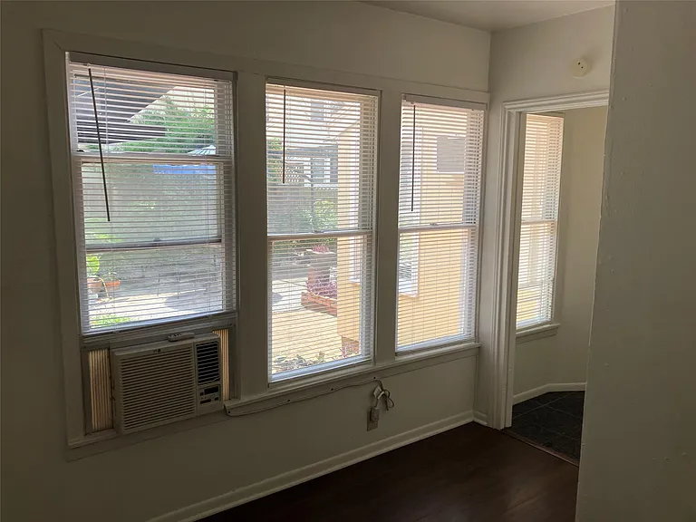 307 Stratford St #8 — Photo 8