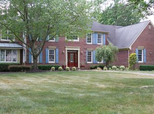 1 Ivy Ln, Manalapan, NJ