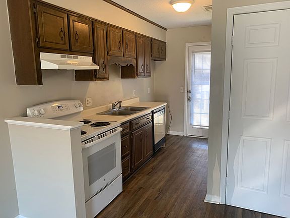 3rd image of 230 Lanier Dr #109