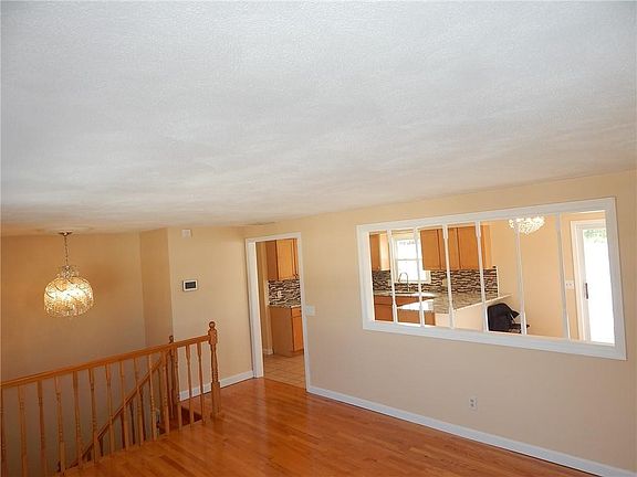 5th image of 129 Vallette St