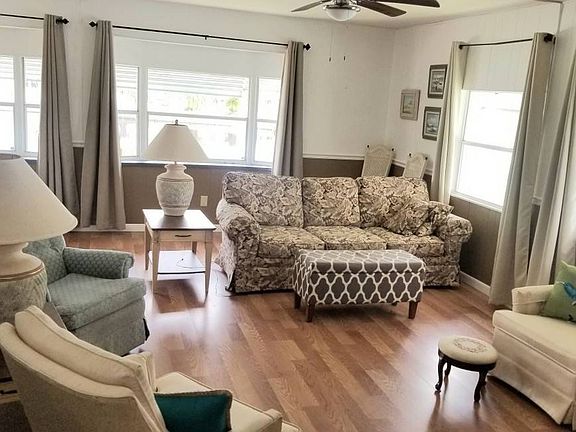 3rd image of 98 Sargasso Ln