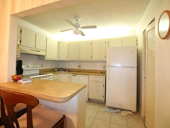 5th image of 314 Knotty Pine Cir APT B-2