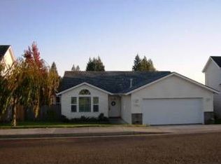34822 Edna Barr Ln, Saint Helens, OR