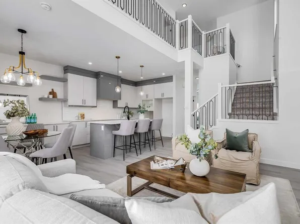 1917 W McCaskill Dr, Crossfield, AB T0M 0S0