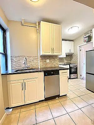 3rd image of 507 E 73rd St APT 14