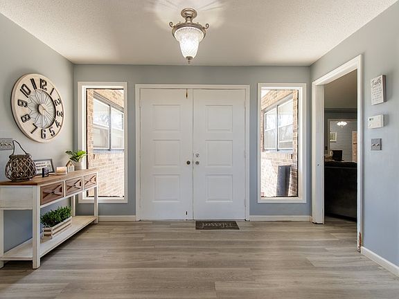 3rd image of 3017 Todd Dr