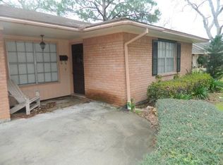 916 Western Ave, Angleton, TX 77515