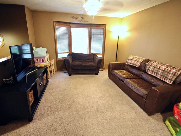 2nd image of 1648 SW Lacey Ln