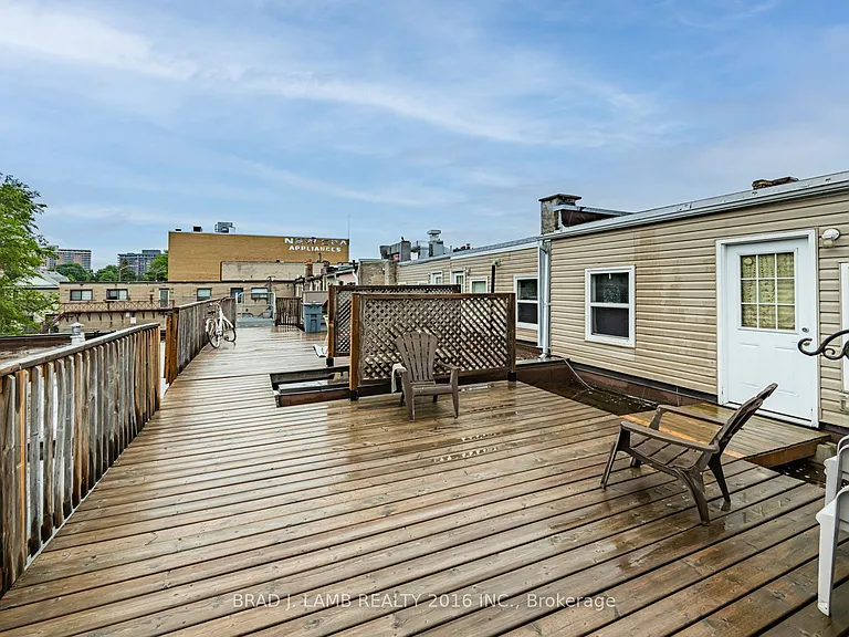 2904 A Danforth Ave #3 — Photo 19