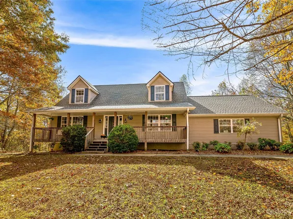 23 Meadow Ln, Candler, NC 28715